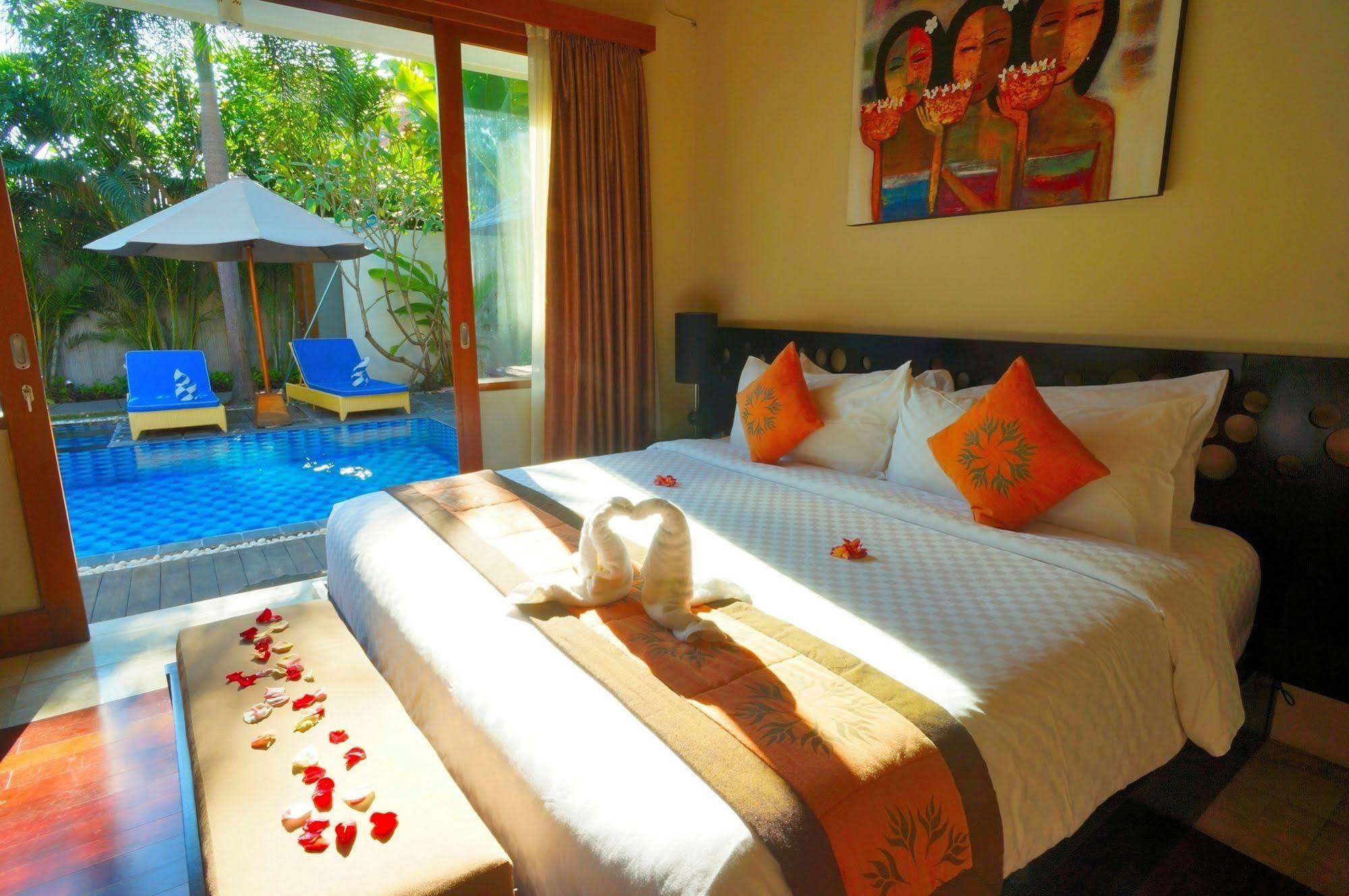 Villa Travis Seminyak  Luaran gambar