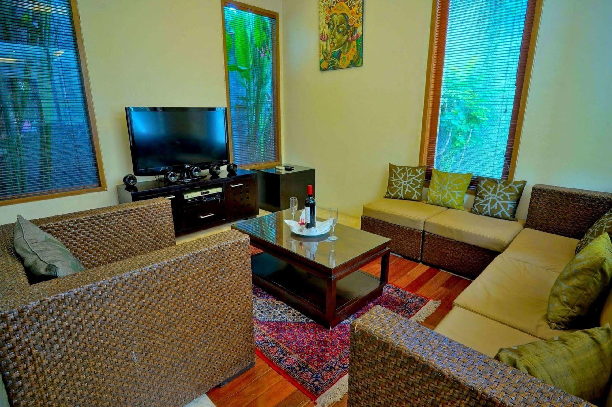 Villa Travis Seminyak  Luaran gambar