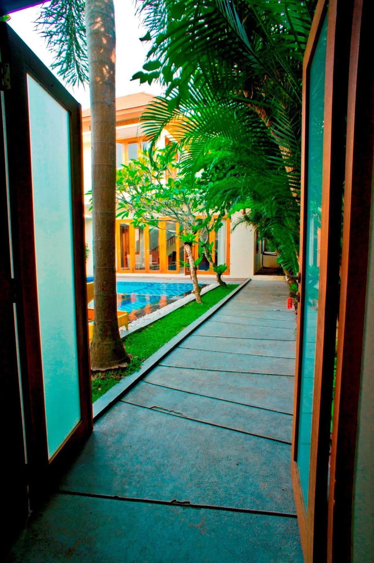 Villa Travis Seminyak  Luaran gambar