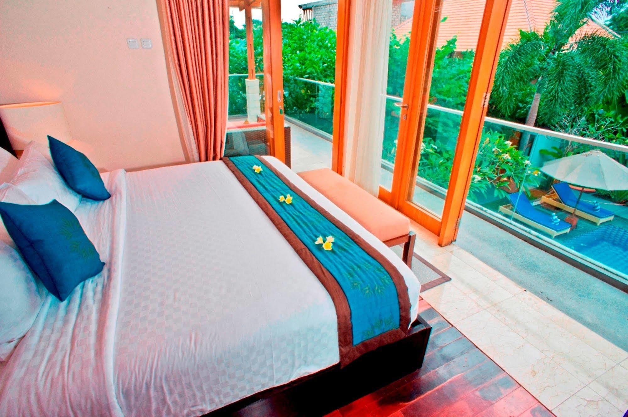 Villa Travis Seminyak  Luaran gambar